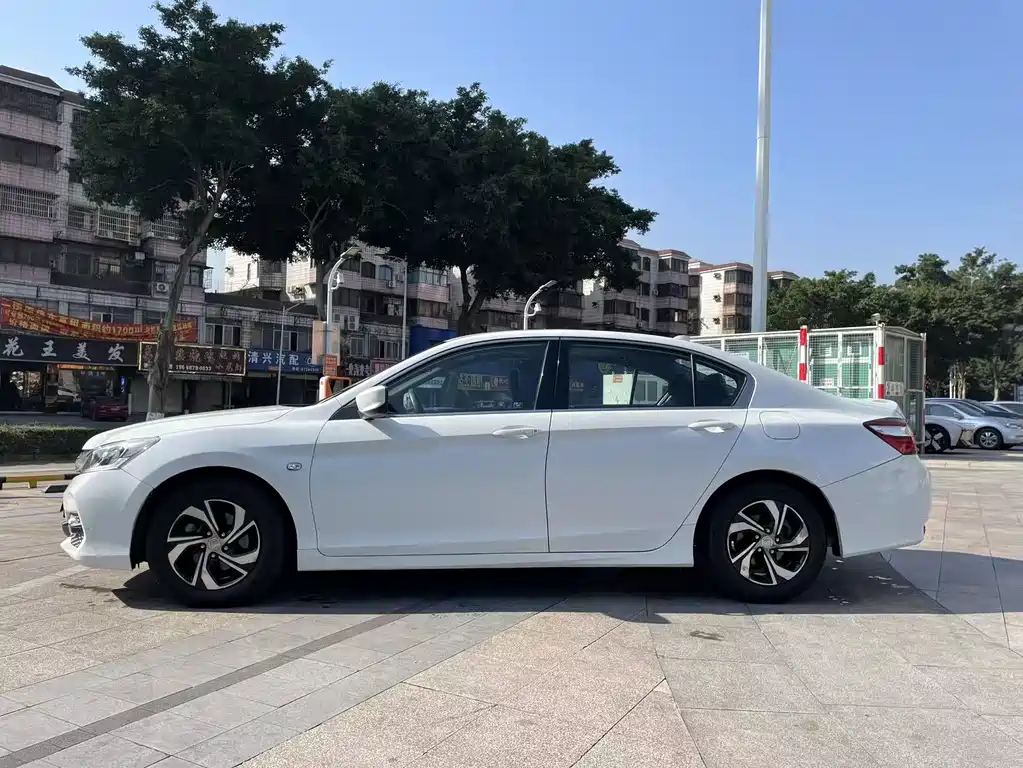 Honda Accord 2017 — фото 4