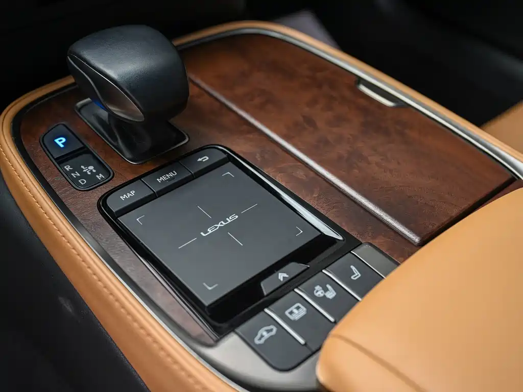 Lexus LS 2021 — фото 13