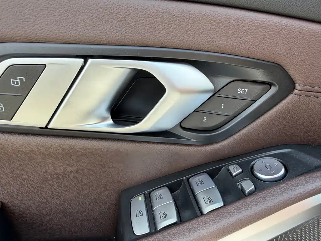 BMW 3 Series 2023 — фото 11