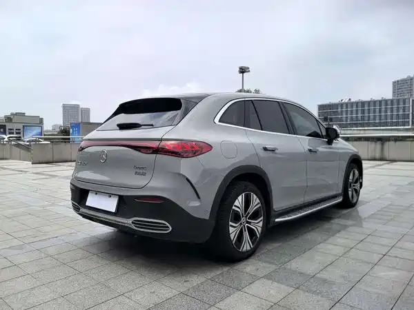 Mercedes-Benz EQE SUV 2023