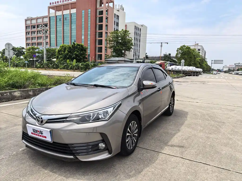 Toyota Corolla 2017 — фото 1
