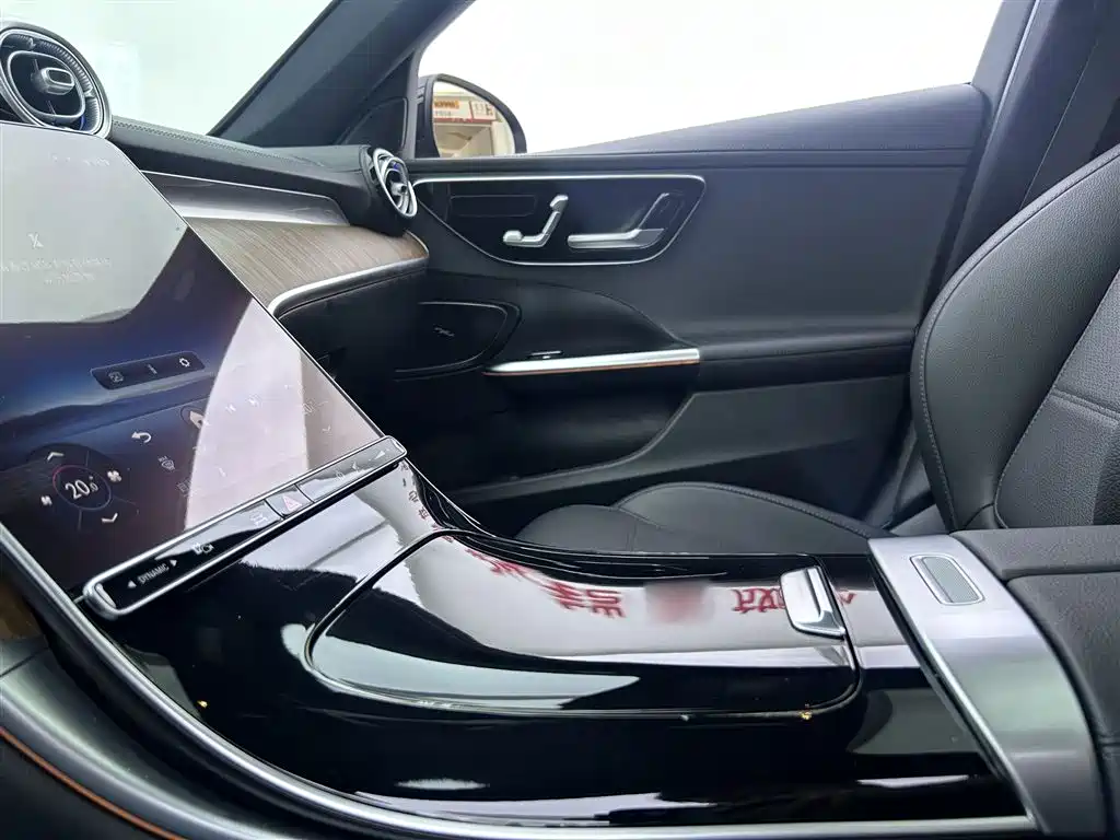 Mercedes-Benz C-Class 2023 — фото 18