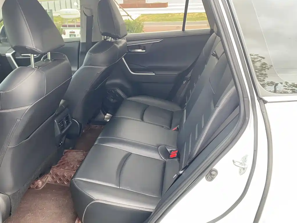 Toyota RAV4 2021 — фото 14