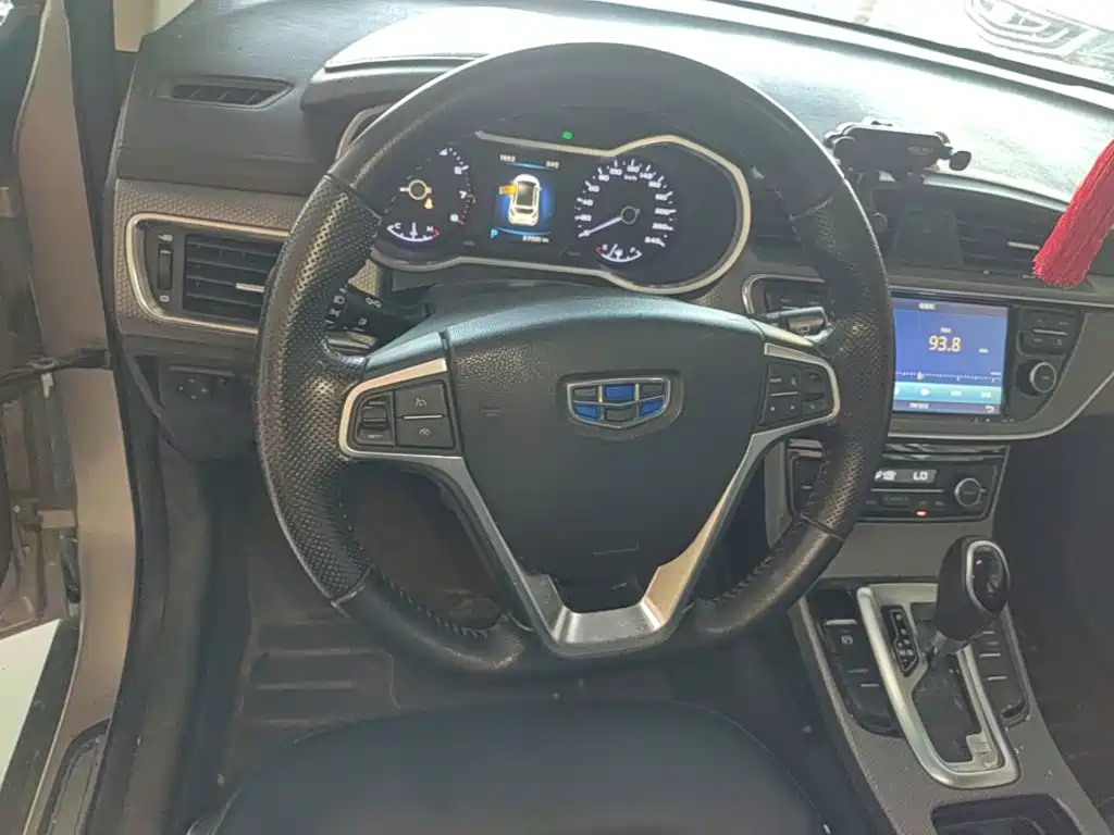 Geely Emgrand GS 2017 — фото 11