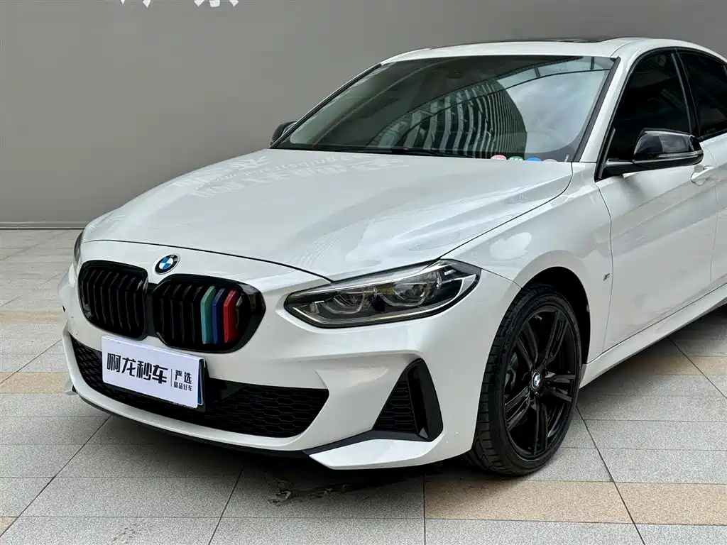 BMW 1 Series 2023 — фото 16