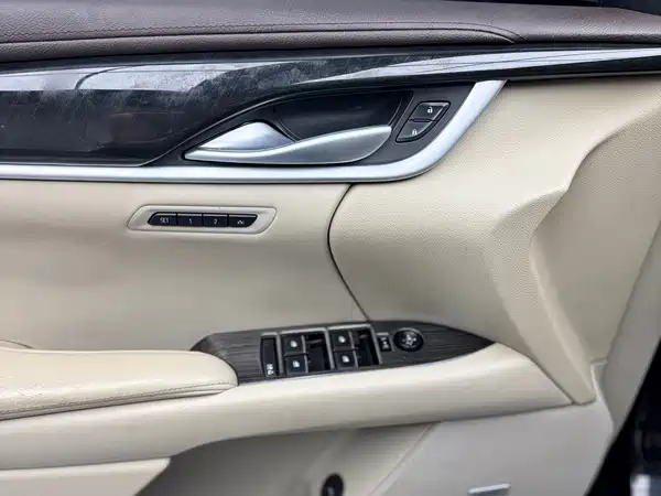 Cadillac XTS 2015