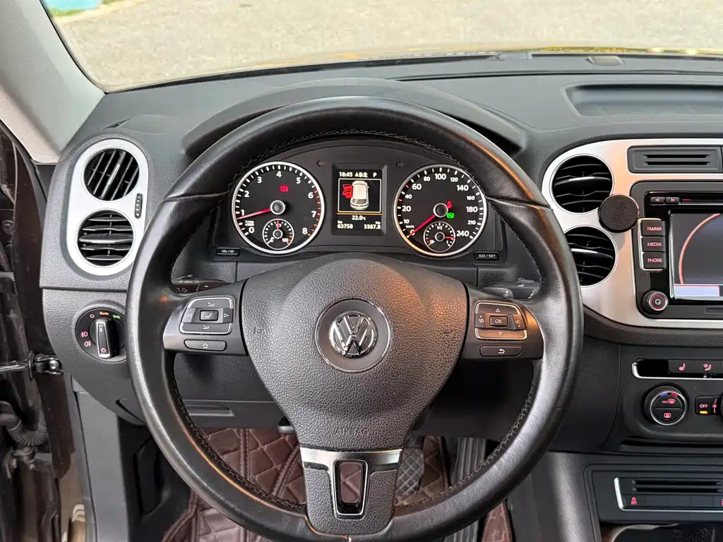 Volkswagen Tiguan 2016 — фото 12