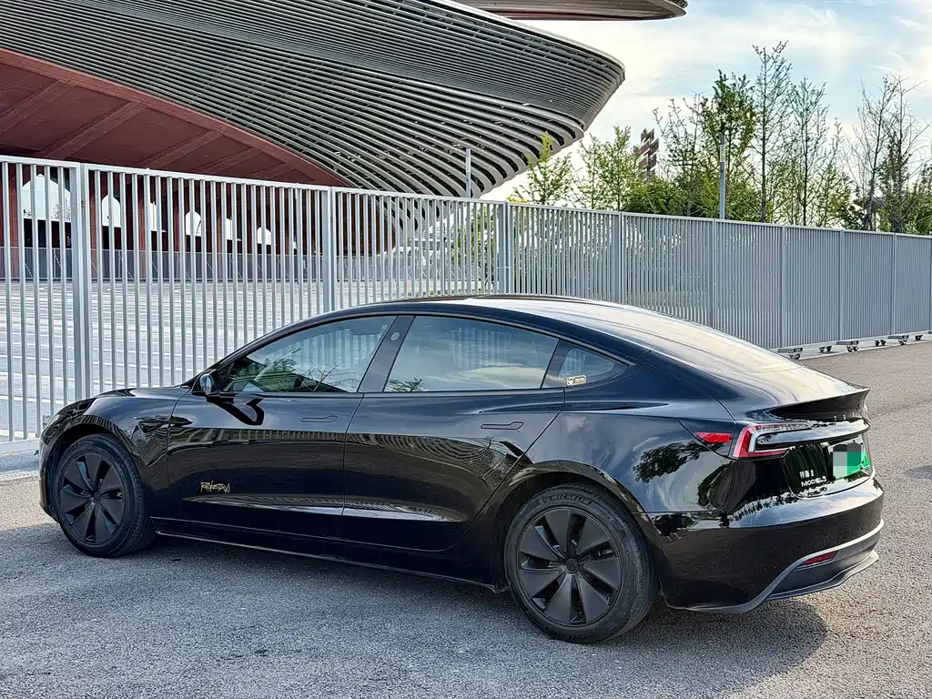 Tesla Model 3 2024 — фото 5