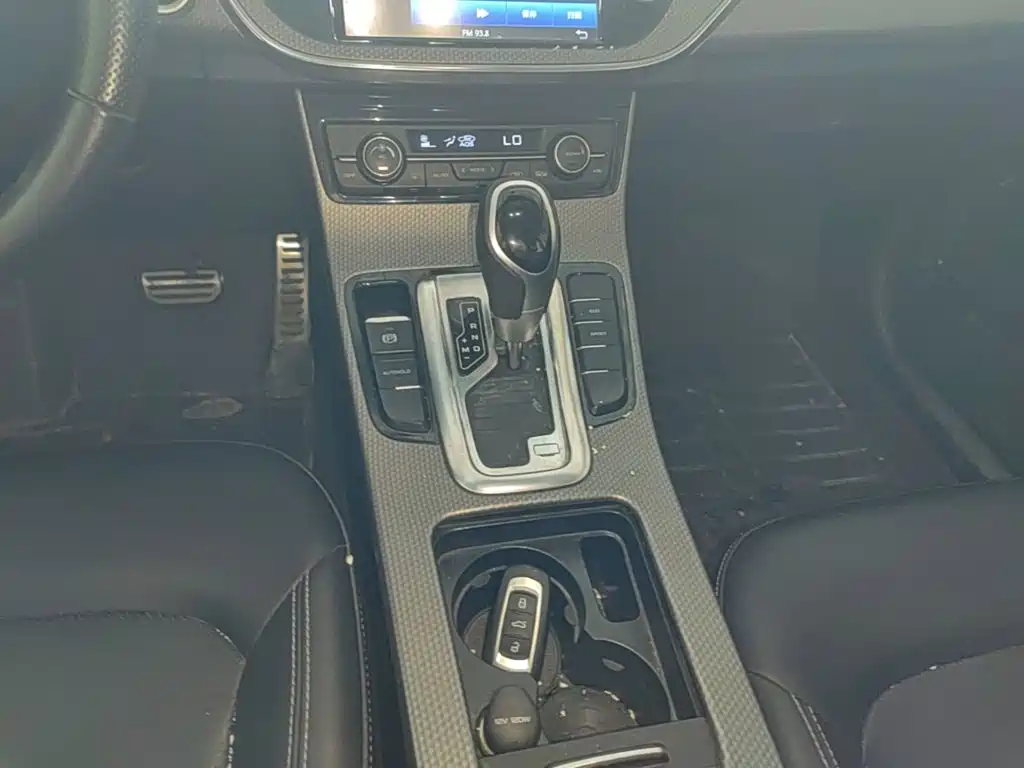 Geely Emgrand GS 2017 — фото 14