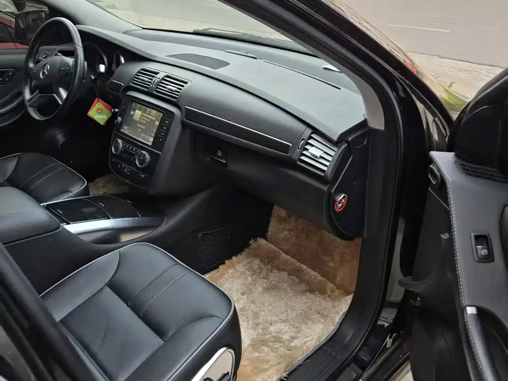 Mercedes-Benz R-Class 2015 — фото 11