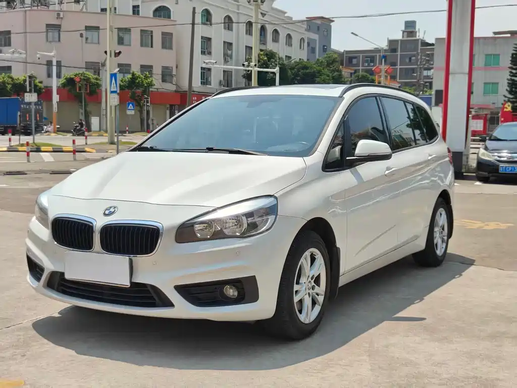 BMW 2 Series Wagon 2015