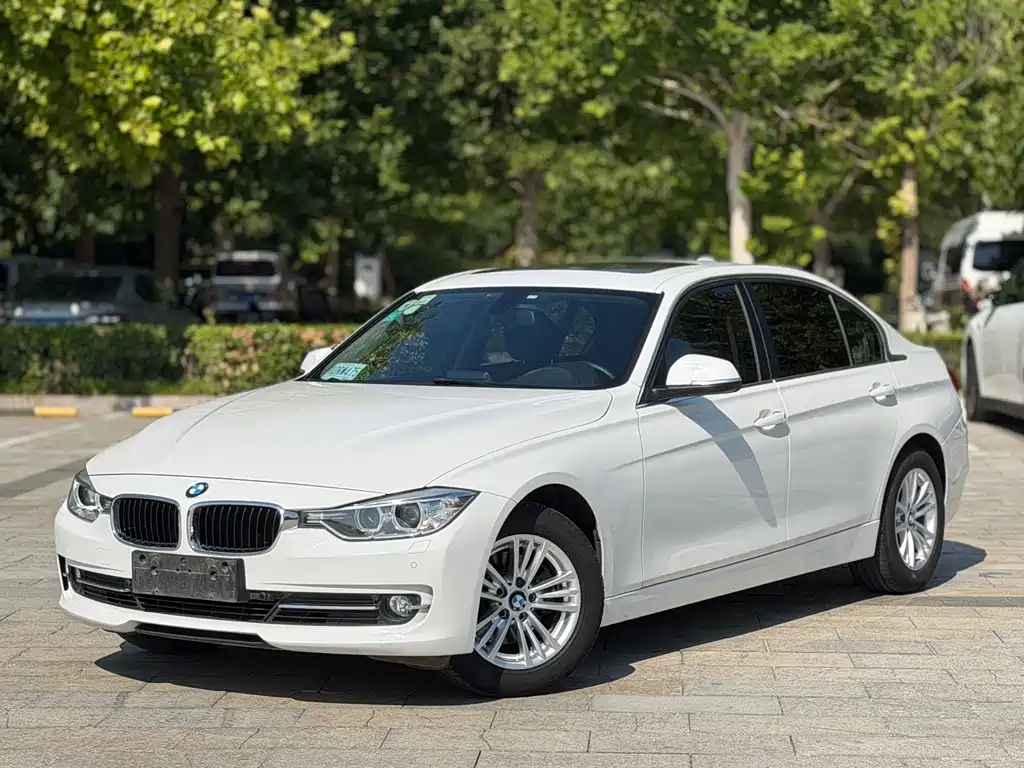BMW 3 Series 2015 — фото 1