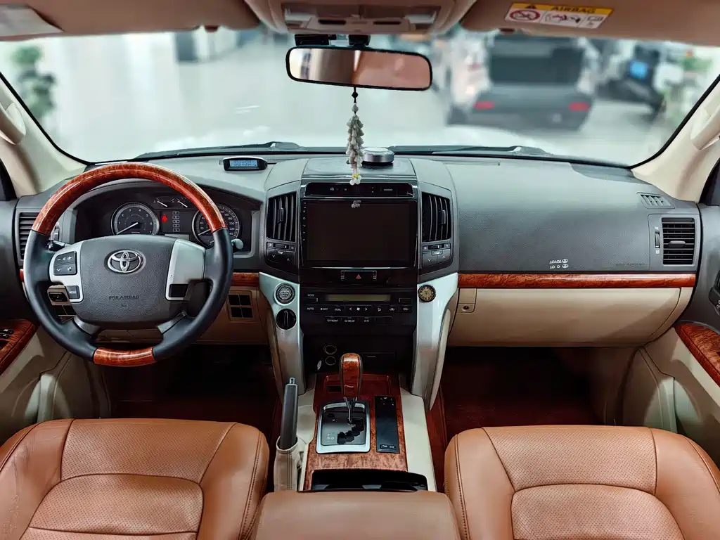 Toyota Land Cruiser 2016 — фото 8