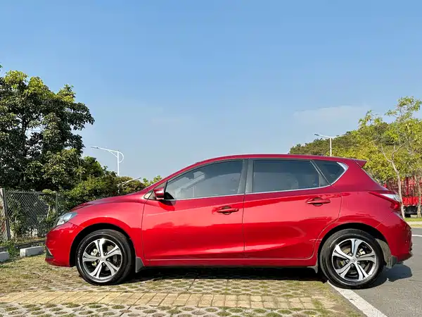 Nissan Tiida 2017