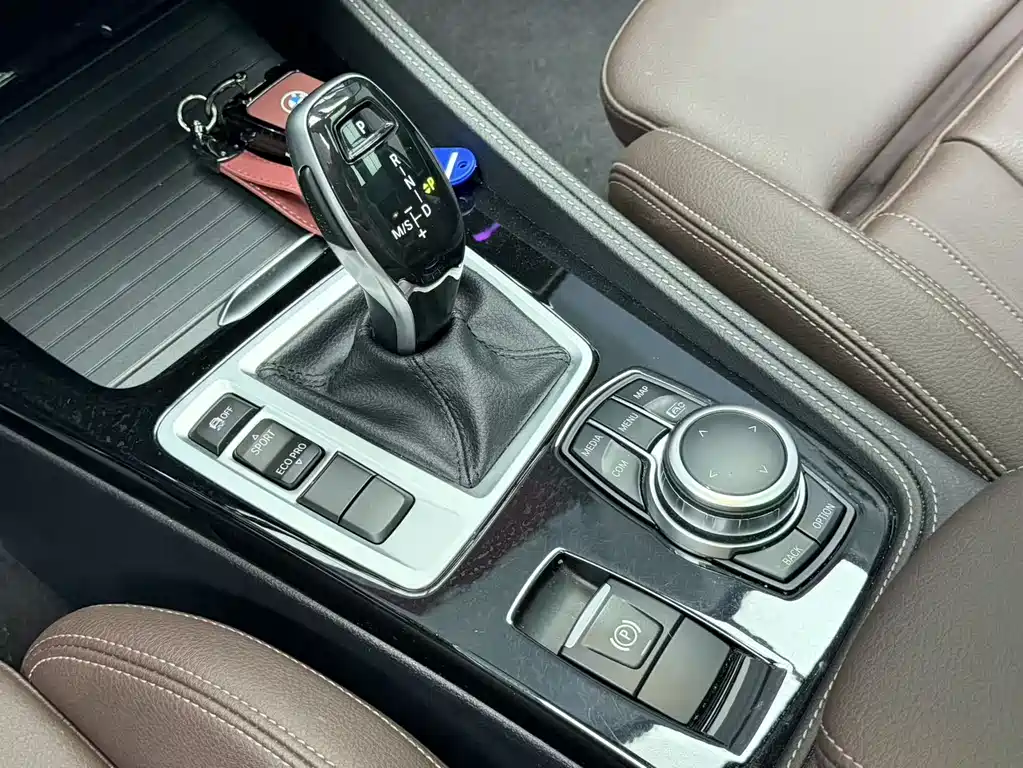 BMW 1 Series 2023 — фото 12