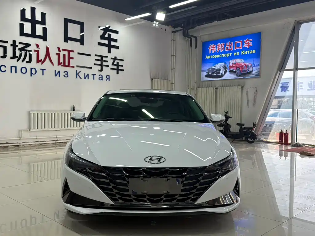 Hyundai Elantra 2022