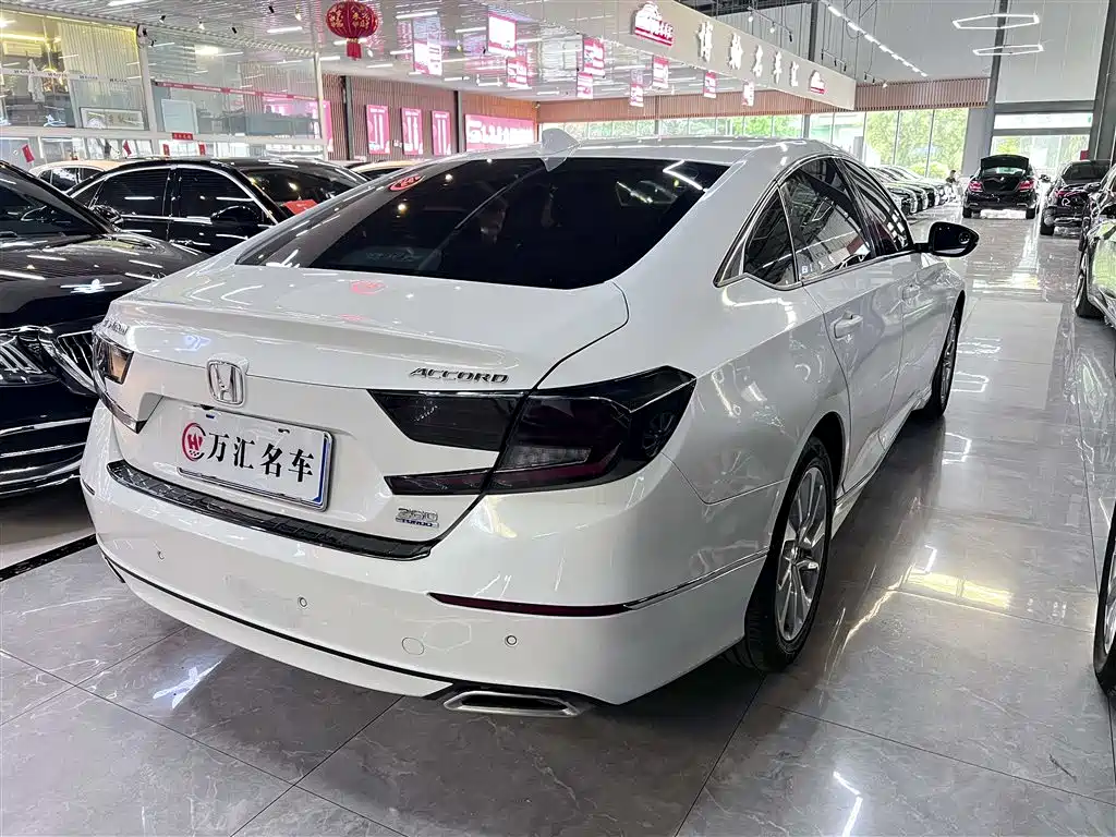 Honda Accord 2019 — фото 10