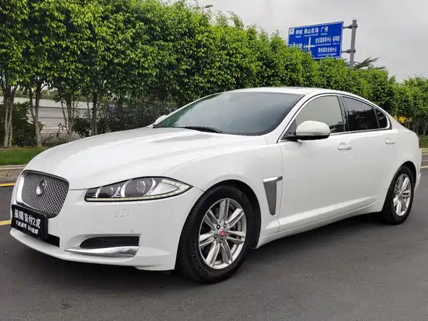 Jaguar XF 2015