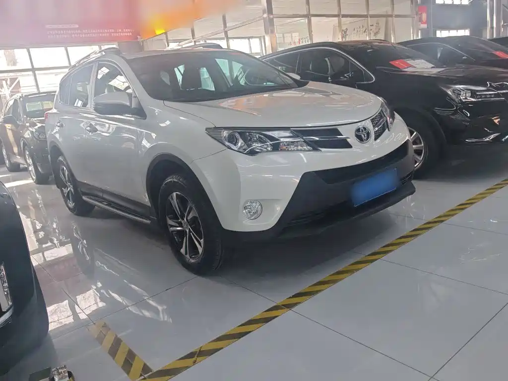 Toyota RAV4 2016 — фото 6