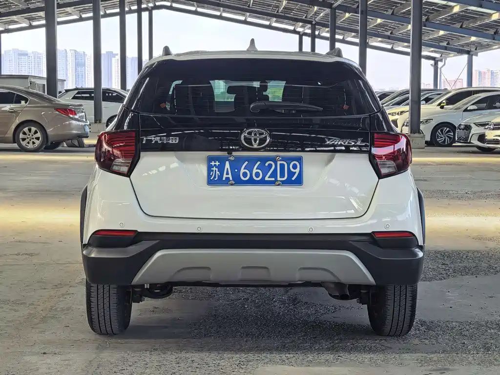 Toyota Yaris L 2022