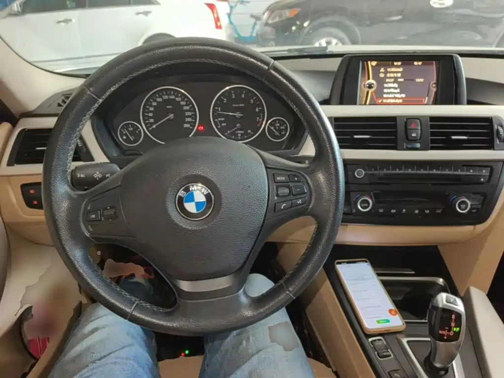 BMW 3 Series 2014 — фото 10