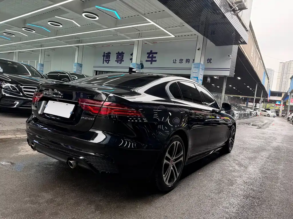 Jaguar XEL 2024 — фото 16