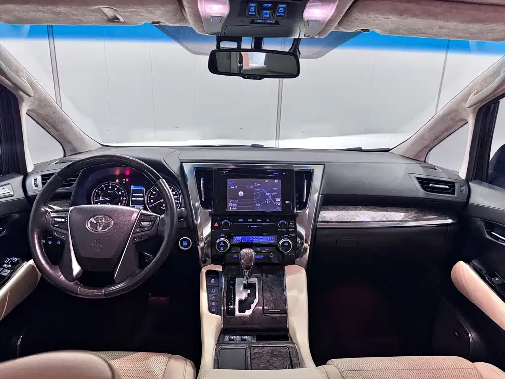 Toyota Alphard 2018 — фото 5