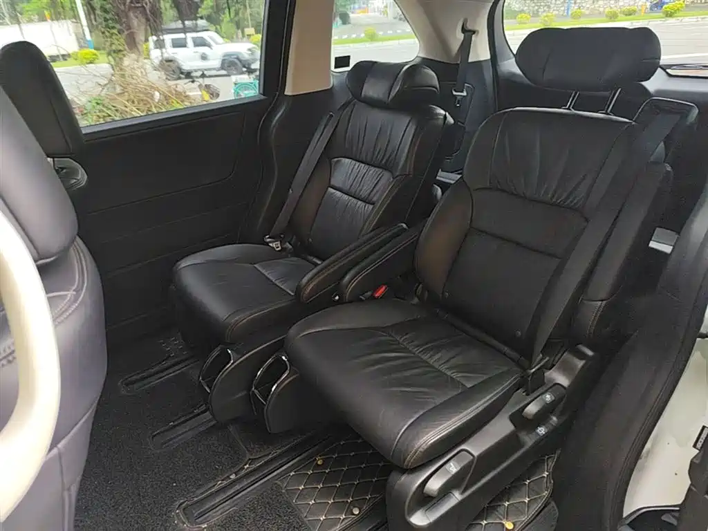 Honda Odyssey 2018 — фото 17