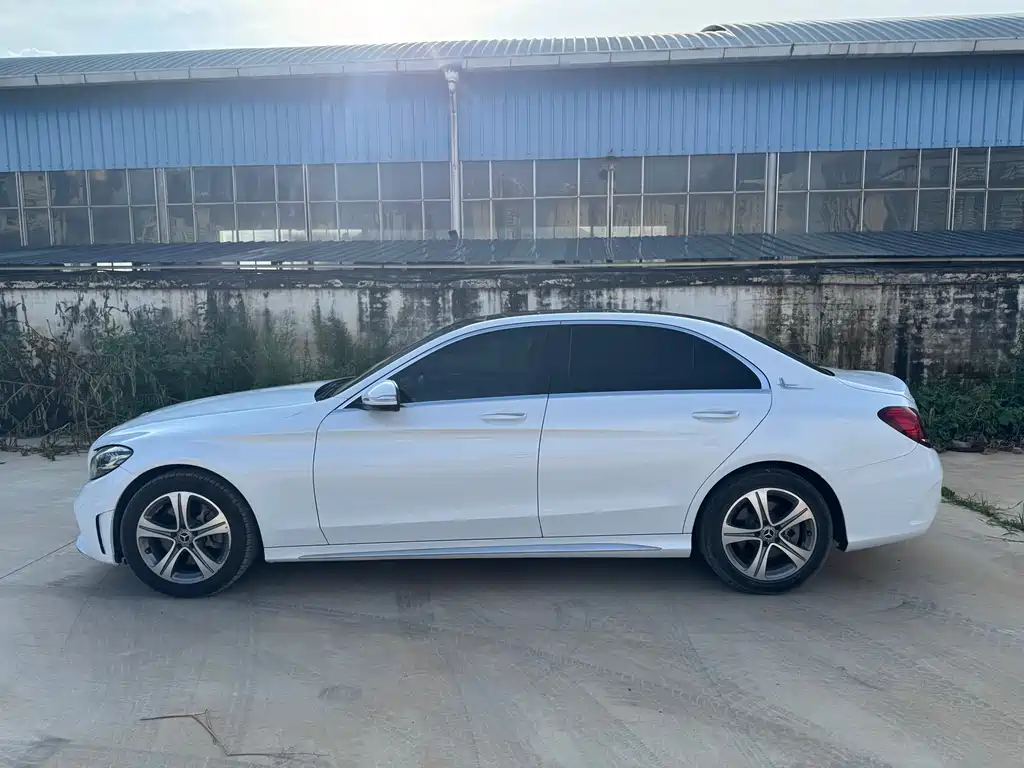 Mercedes-Benz C-Class 2019 — фото 6