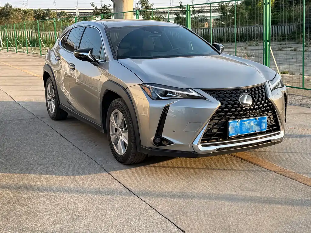 Lexus UX 2020 — фото 3
