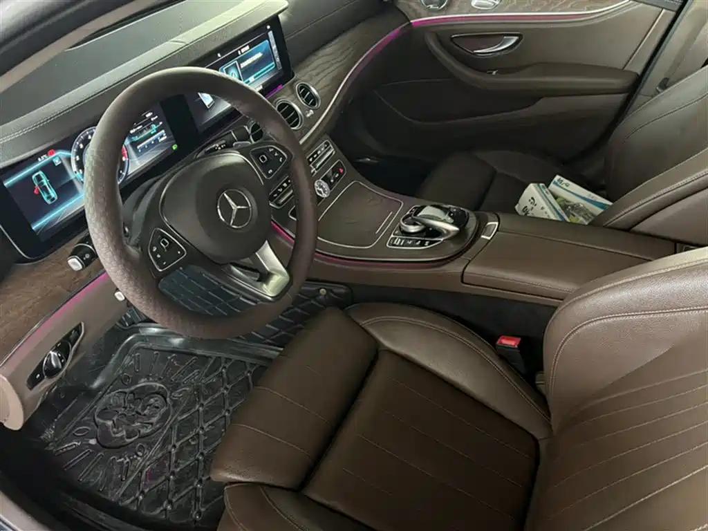 Mercedes-Benz E-Class 2018 — фото 16
