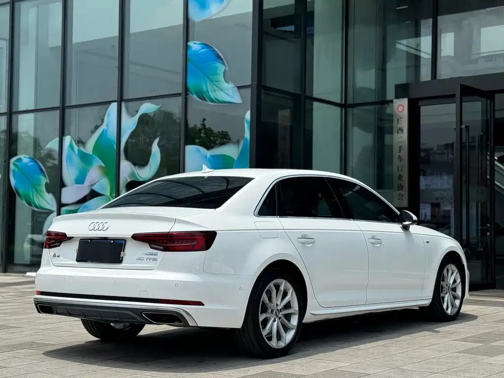 Audi A4L 2019 — фото 19