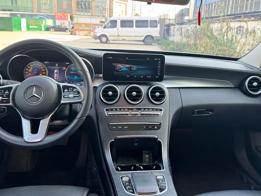 Mercedes-Benz C-Class 2019 — фото 11