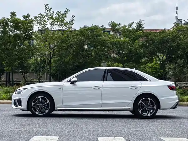 Audi A4L 2020