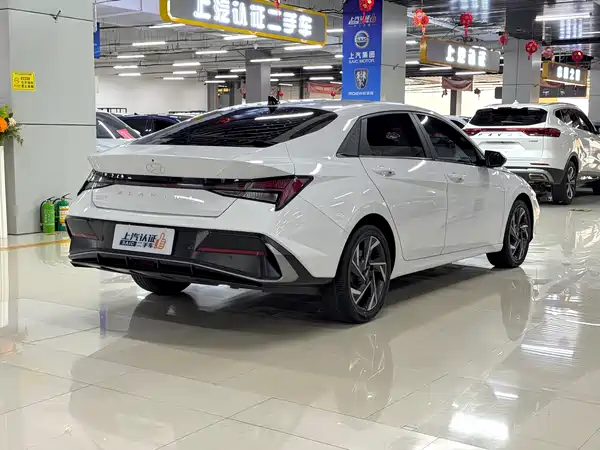 Hyundai Elantra 2023