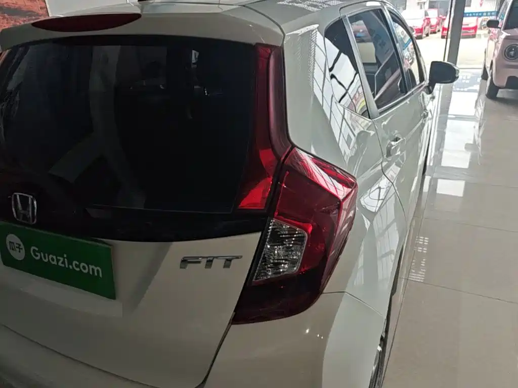 Honda Fit 2017 — фото 8
