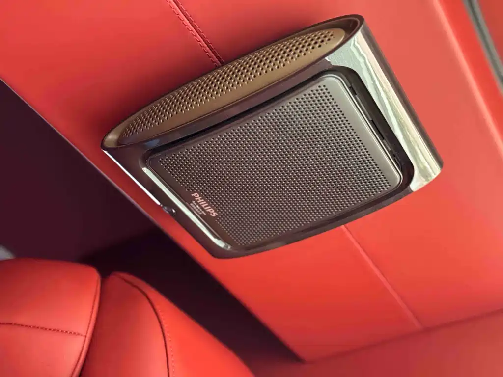 Toyota Hiace 2024 — фото 14