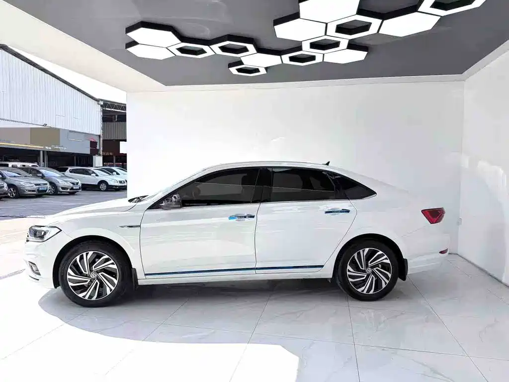 Volkswagen Sagitar 2022 — фото 10