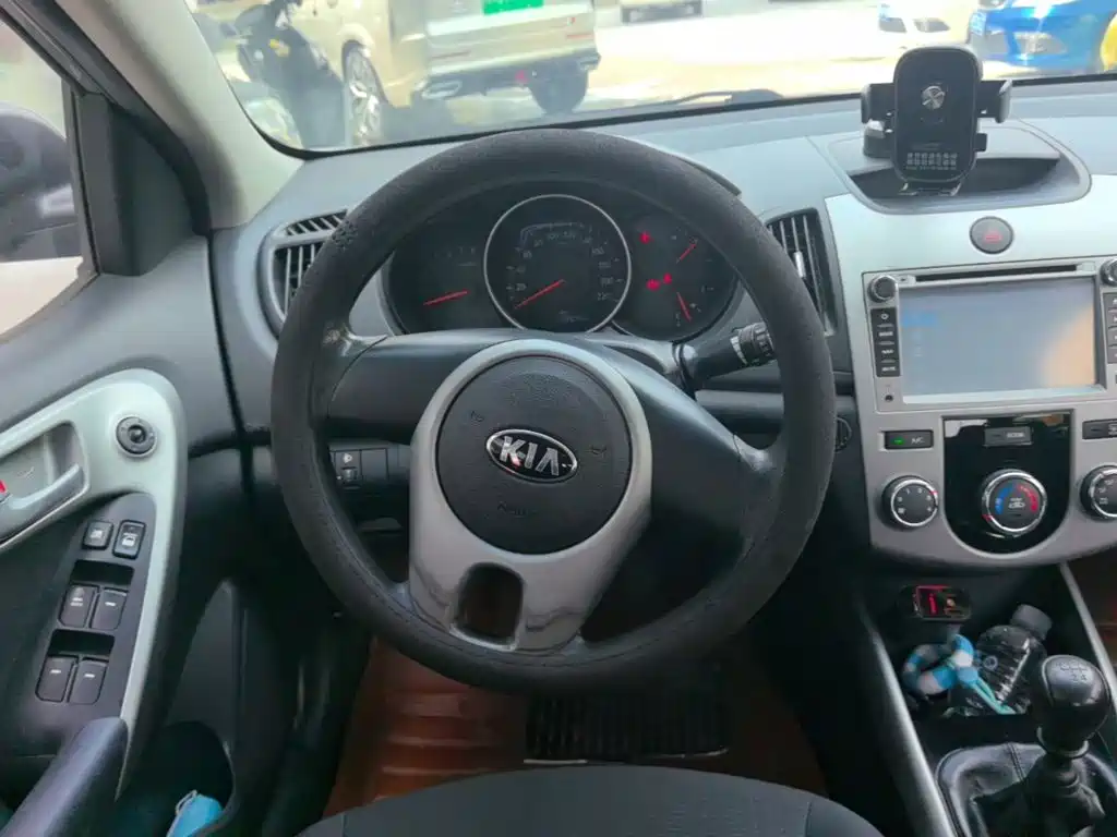 Kia Forte 2015 — фото 11
