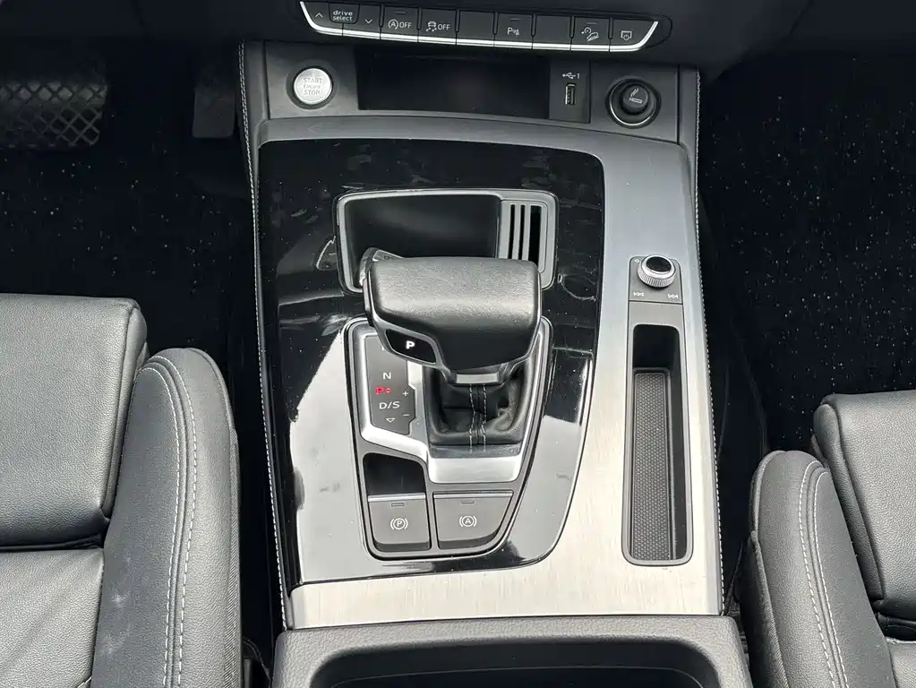 Audi Q5L 2022 — фото 8