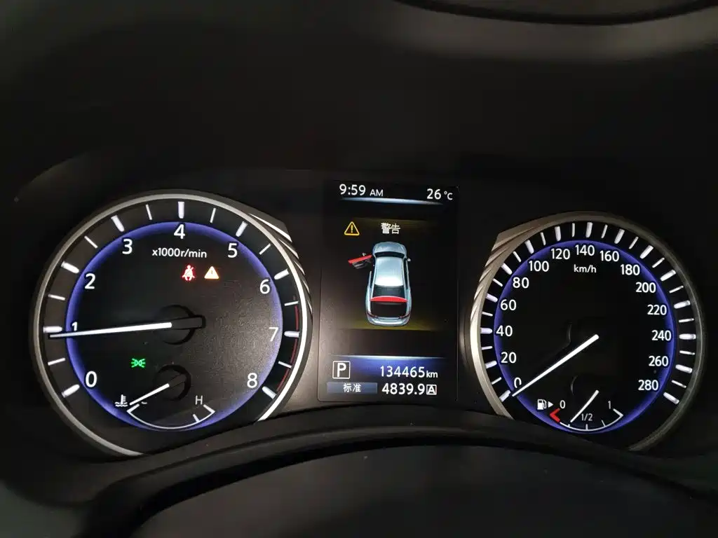 Infiniti Q50L 2017 — фото 10