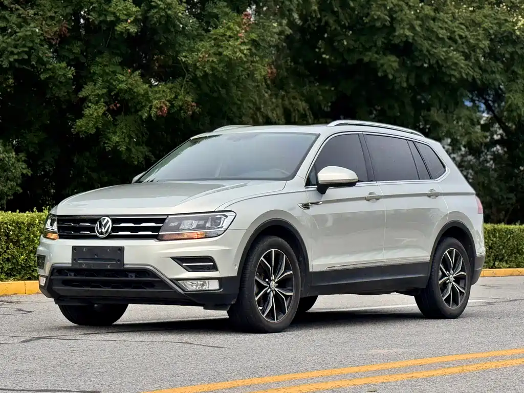 Volkswagen Tiguan L 2019 — фото 1