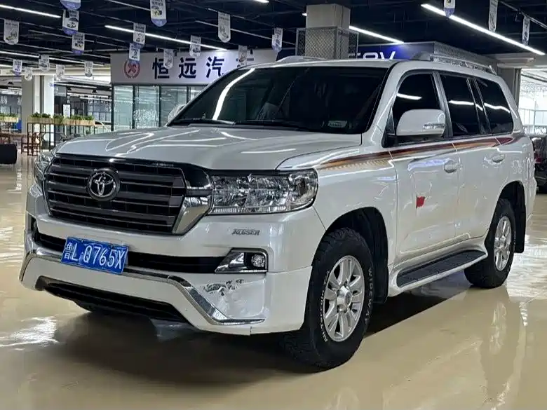 Toyota Land Cruiser 2018 — фото 1