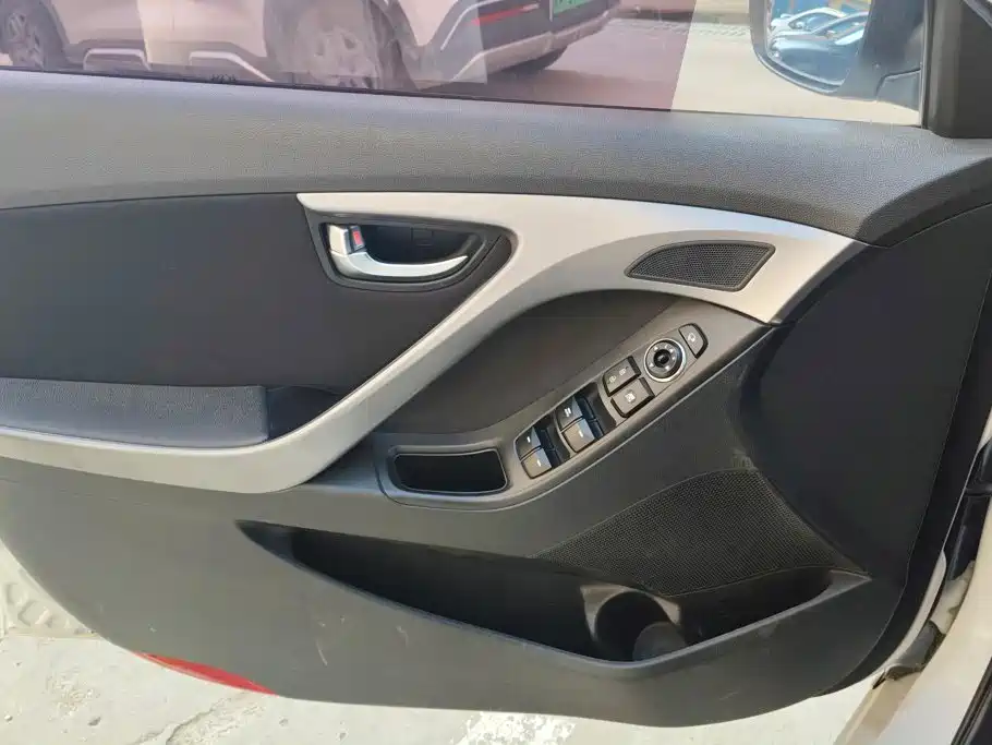 Hyundai Elantra Langdong 2015 — фото 7