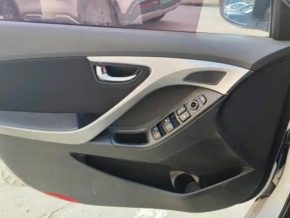 Hyundai Elantra Langdong 2015