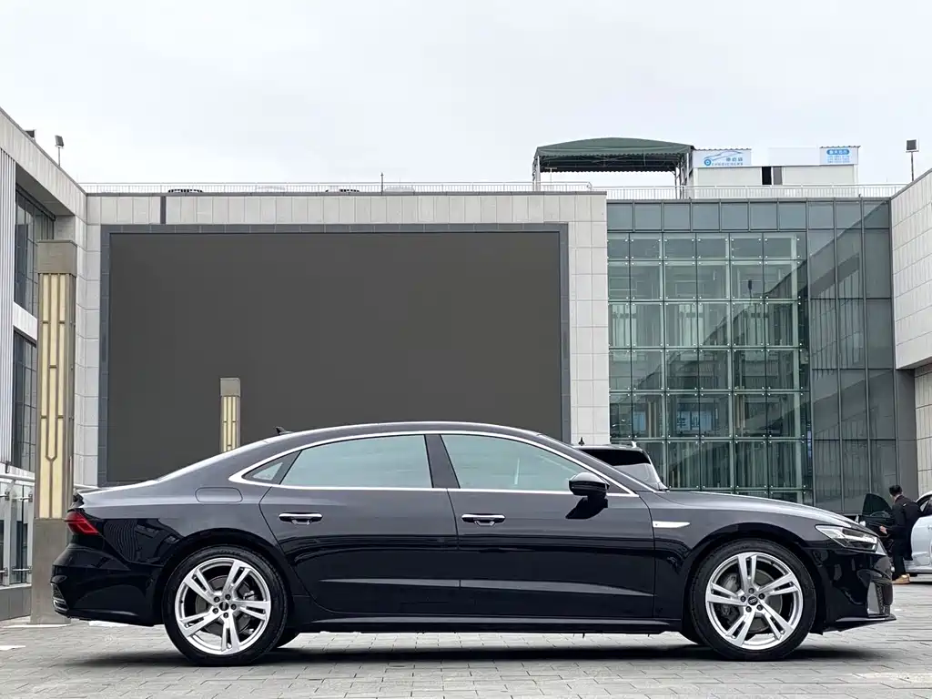 Audi A7L 2024 — фото 8