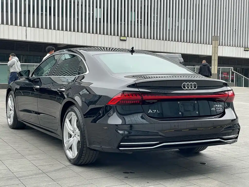 Audi A7L 2024 — фото 12