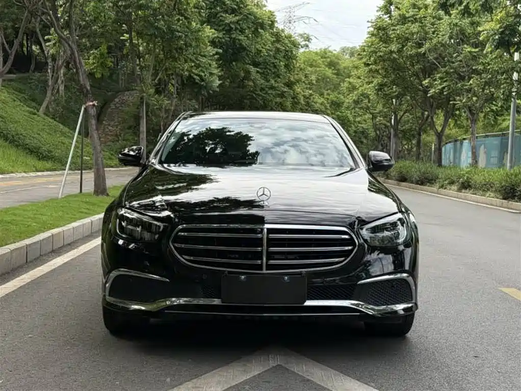 Mercedes-Benz E-Class 2022 — фото 3