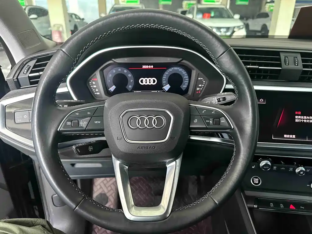 Audi Q3 2022 — фото 17