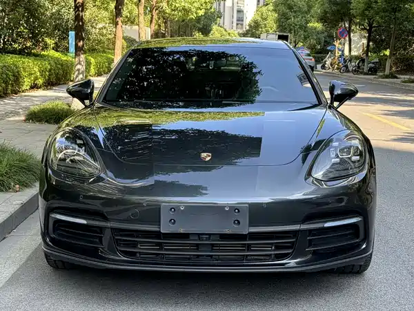 Porsche Panamera 2019